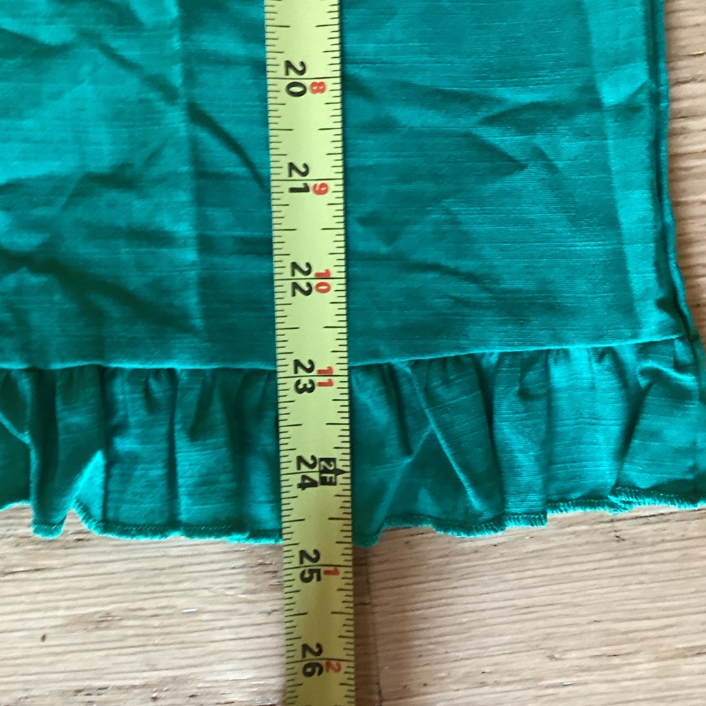 Elegant Emerald Ruffle Blouse - Picture 8 of 10